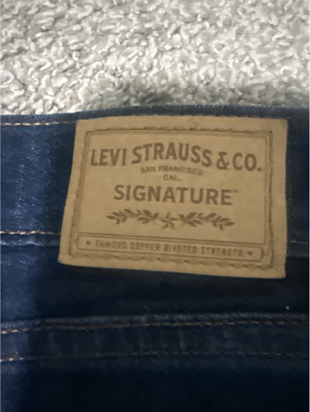 Levi's Signature Mid Rise Bootcut Jeans Size 10 Dark Blue Denim - Picture 6 of 6